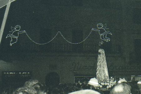 Loreto---the-madonna-in-procession